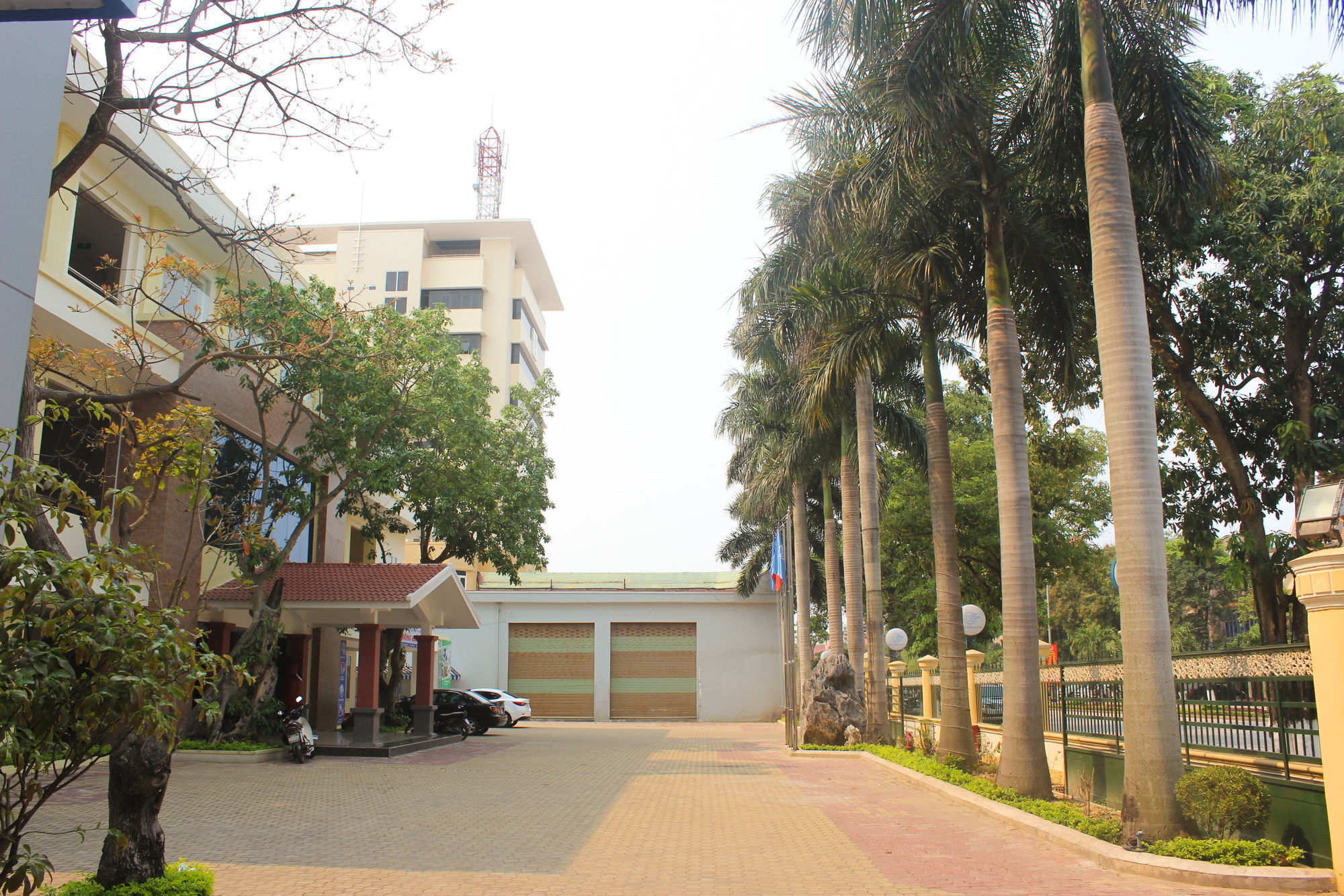 Hoa Binh Hotel Dong Hoi Exterior photo