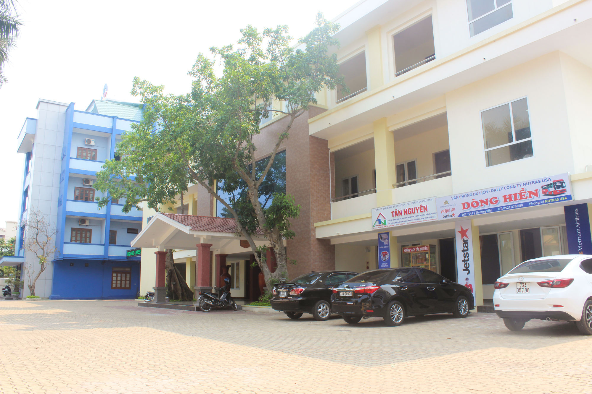 Hoa Binh Hotel Dong Hoi Exterior photo