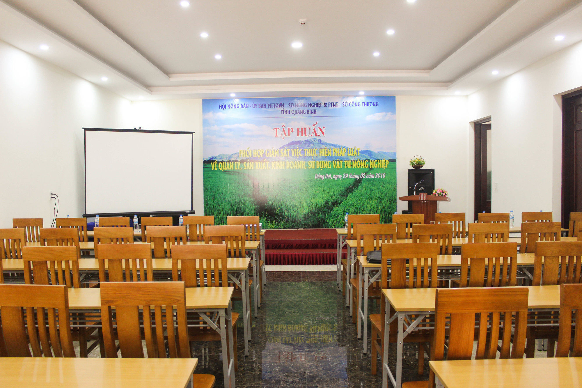 Hoa Binh Hotel Dong Hoi Exterior photo