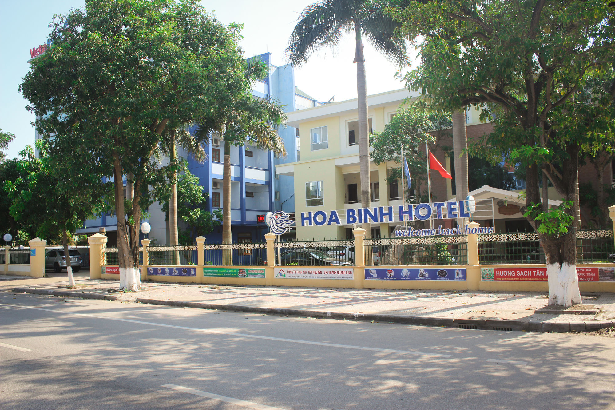 Hoa Binh Hotel Dong Hoi Exterior photo